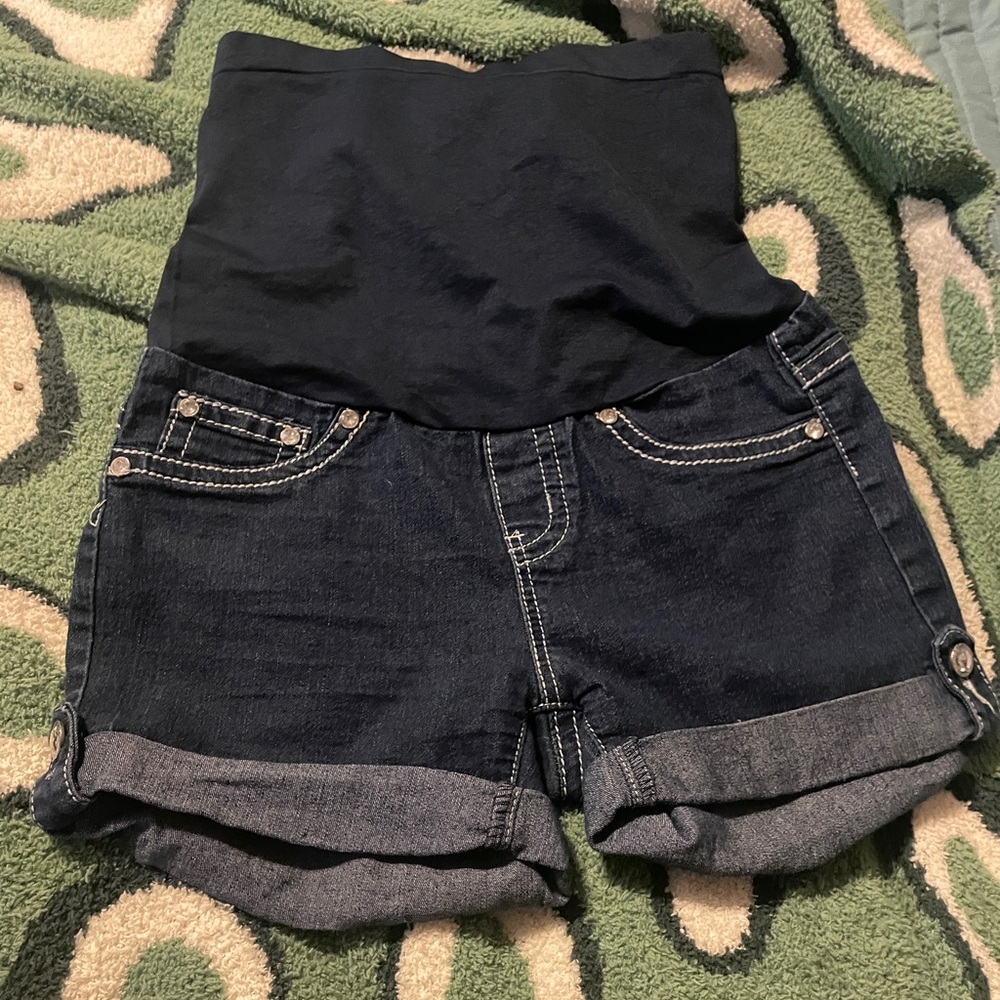 Bella Vita Maternity Dark Wash Jean Shorts with Cuffed Hem Size Small Basic